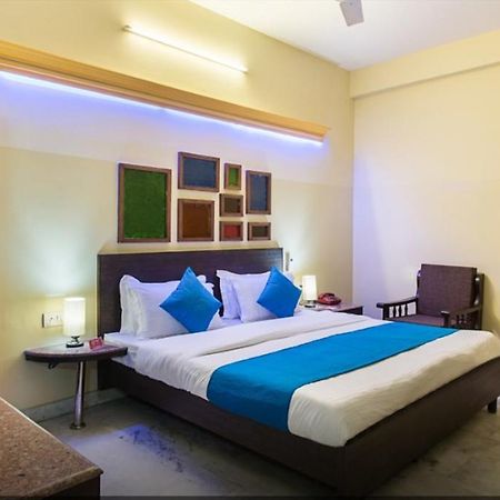 Hotel Neelam Paradise Dźajpur Zewnętrze zdjęcie