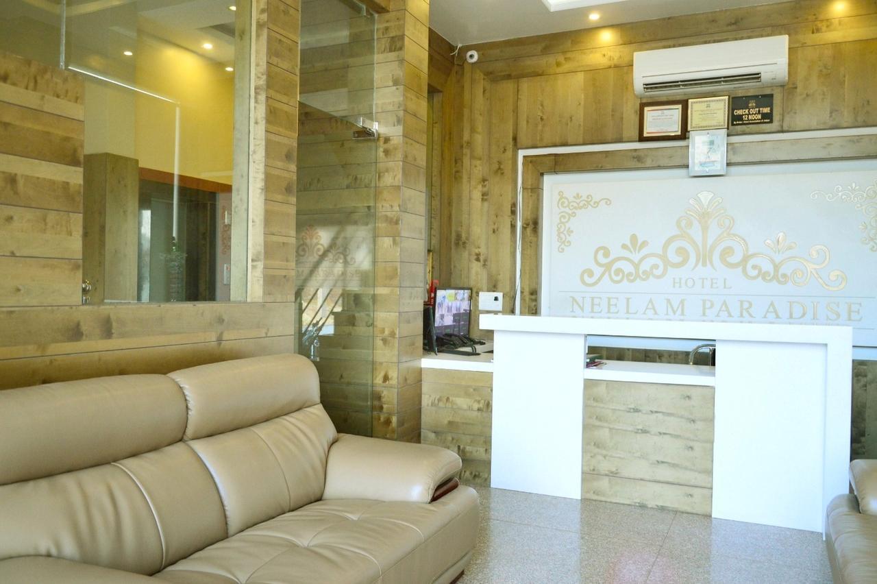 Hotel Neelam Paradise Dźajpur Zewnętrze zdjęcie